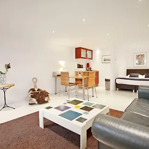 Bed & Breakfast Romantic Jordaan Canalsuite Near Anne Frank House, Amsterdam
